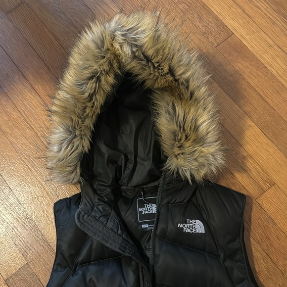 Vintage North Face puffer vest with faux fur hood lining XS - Picture 4 of 11